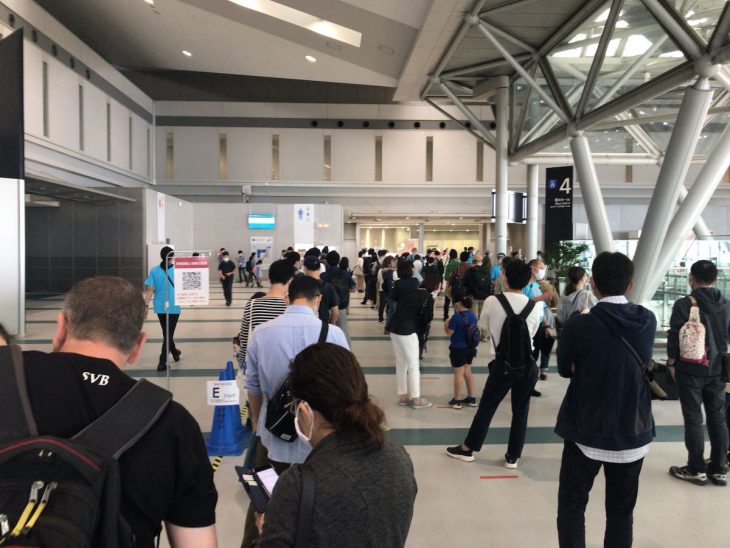 入場待ち列